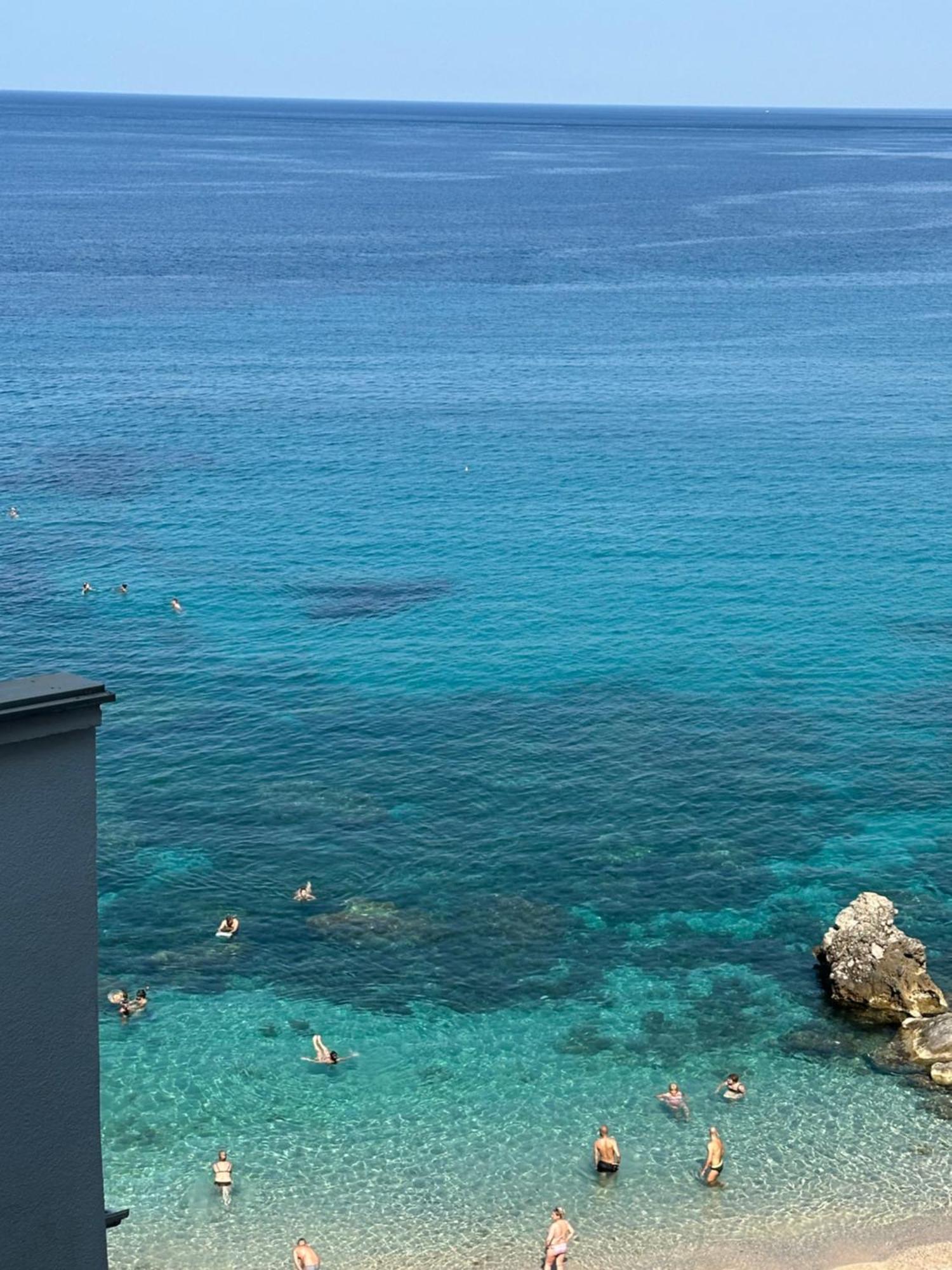 Villa Blue Bay Dobra Voda Bagian luar foto